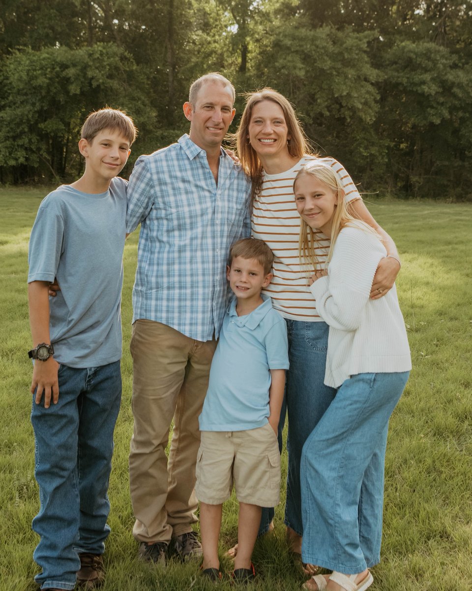 Matt and Kristi Scales with their family